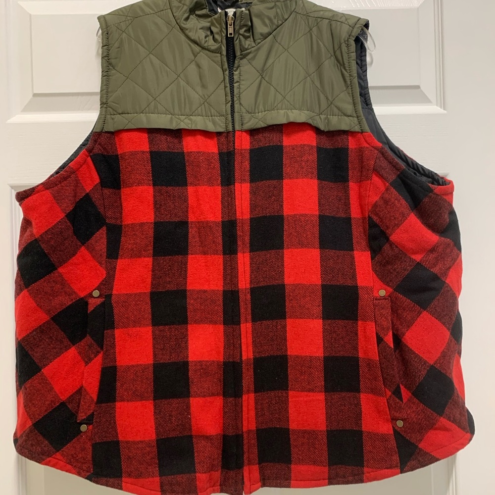Like new 3x Maurice’s vest.  Red/black gingham with olive accent